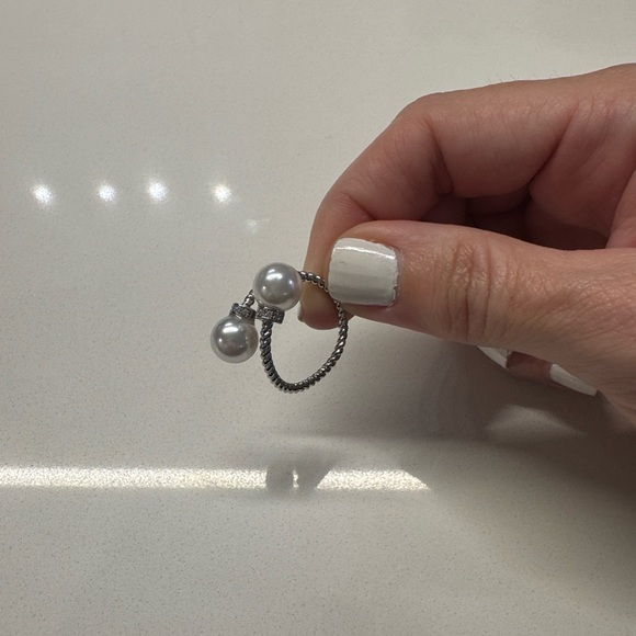 Elegant Silver Tone and Faux Pearl Rhinestone Wrap Adjustable Ring Vintage New - Picture 5 of 7